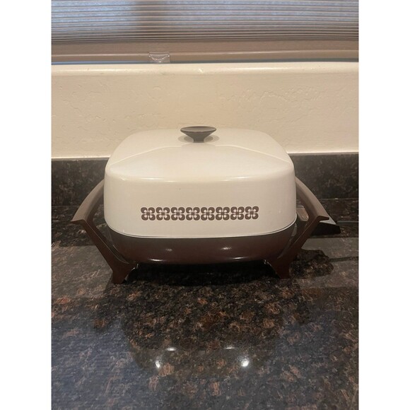 VINTAGE WEST BEND Electric SKILLET - Picture 1 of 7